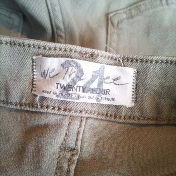 We The Free Cropped Cream Jeans - Picture 2 of 5